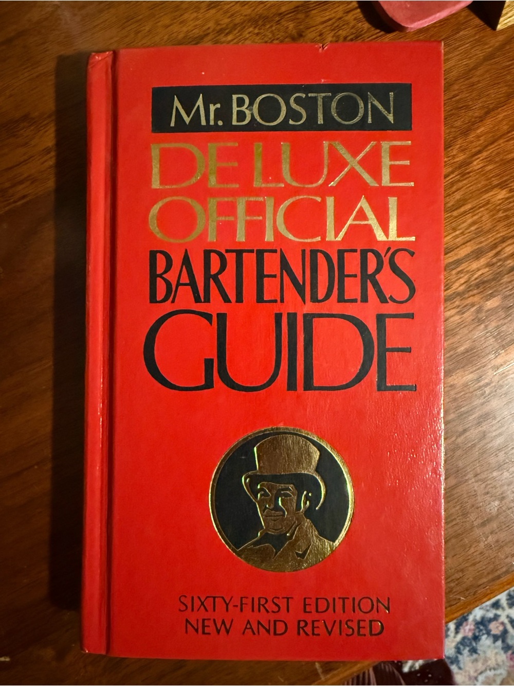 Vintage Deluxe Official Bartender's Guide - Red